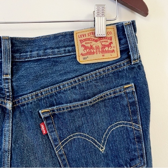 Levi’s 501 Cut Off Jean Shorts High Rise Raw Hem Size 28 Dark Blue Wash - Picture 6 of 8